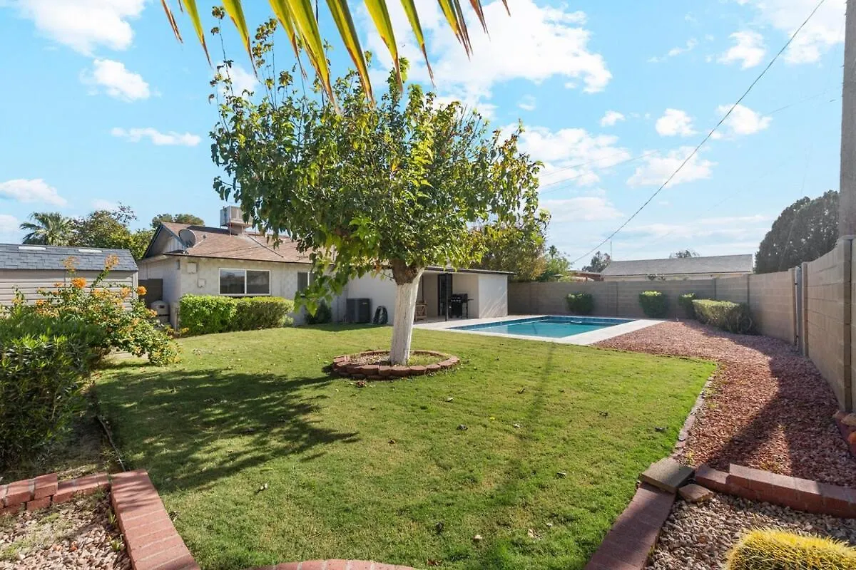 Renovated Home With Pool 3 Miles From Old Town Scottsdale