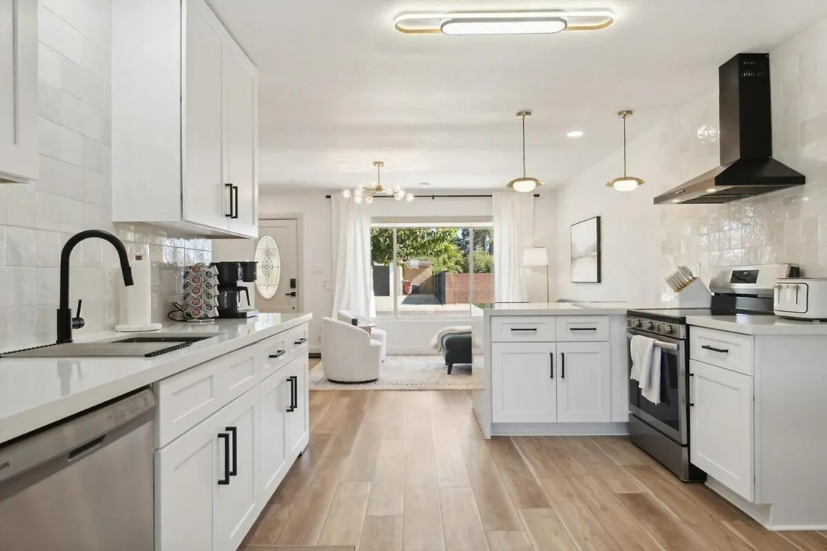 Renovated Home With Pool 3 Miles From Old Town Scottsdale Feriehus